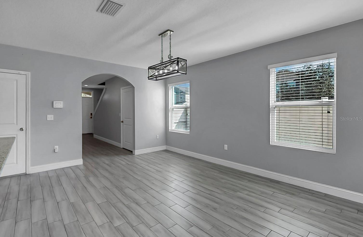 Listing photo id 6 for 10237 Mangrove Well Road