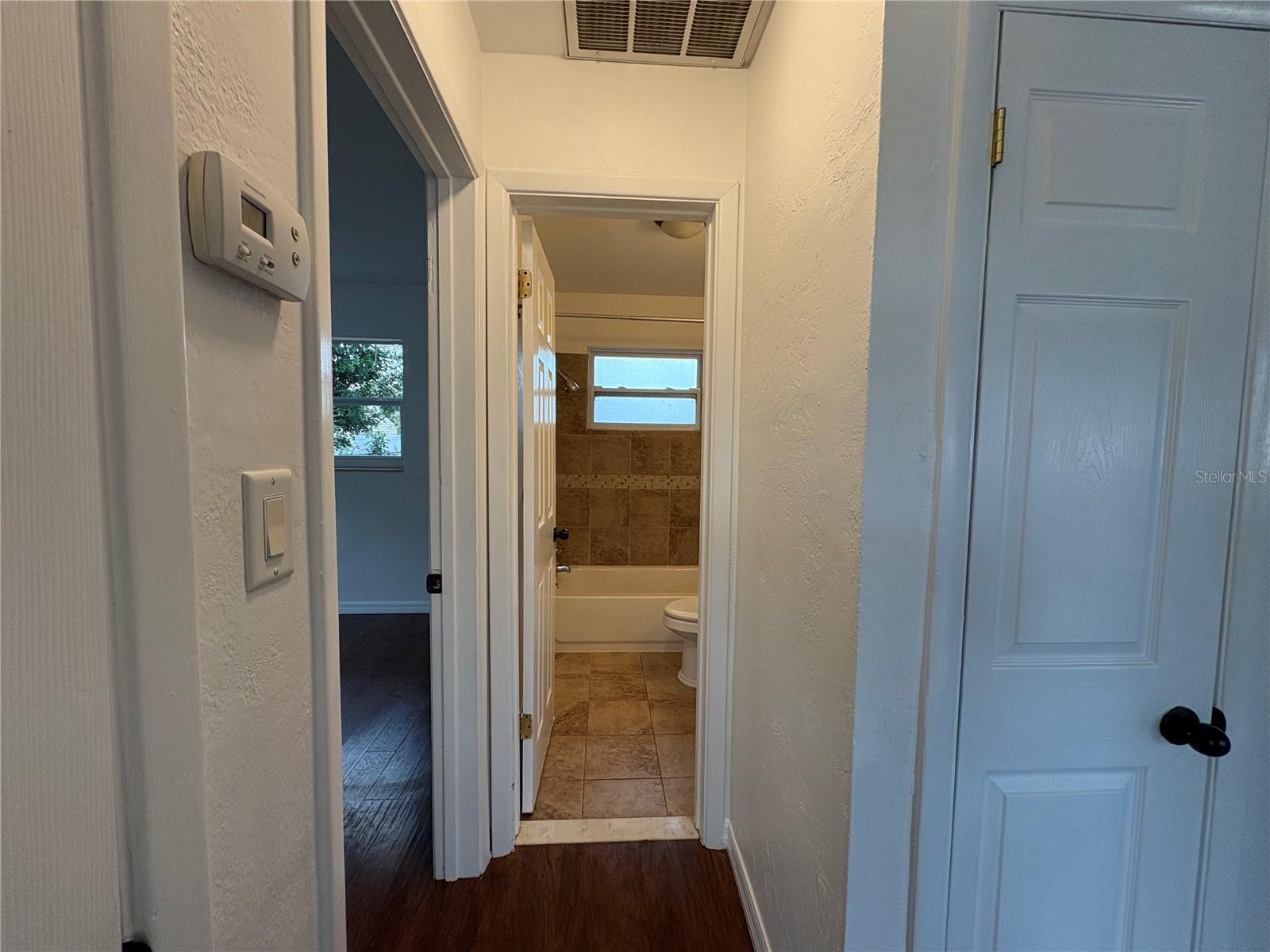 Image 11 of 39 For 704 72nd Avenue N