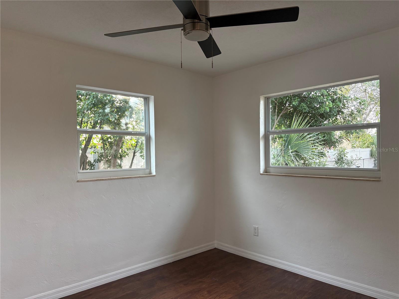 Image 14 of 39 For 704 72nd Avenue N