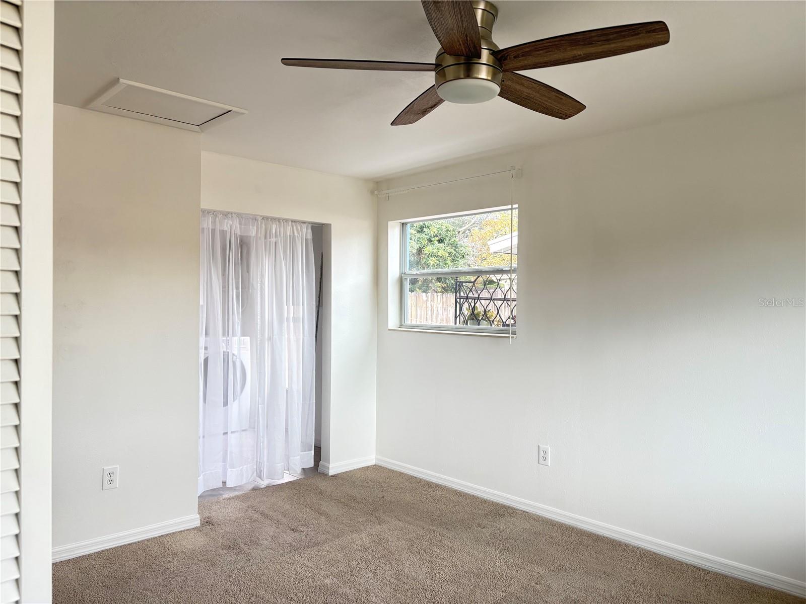 Image 21 of 39 For 704 72nd Avenue N