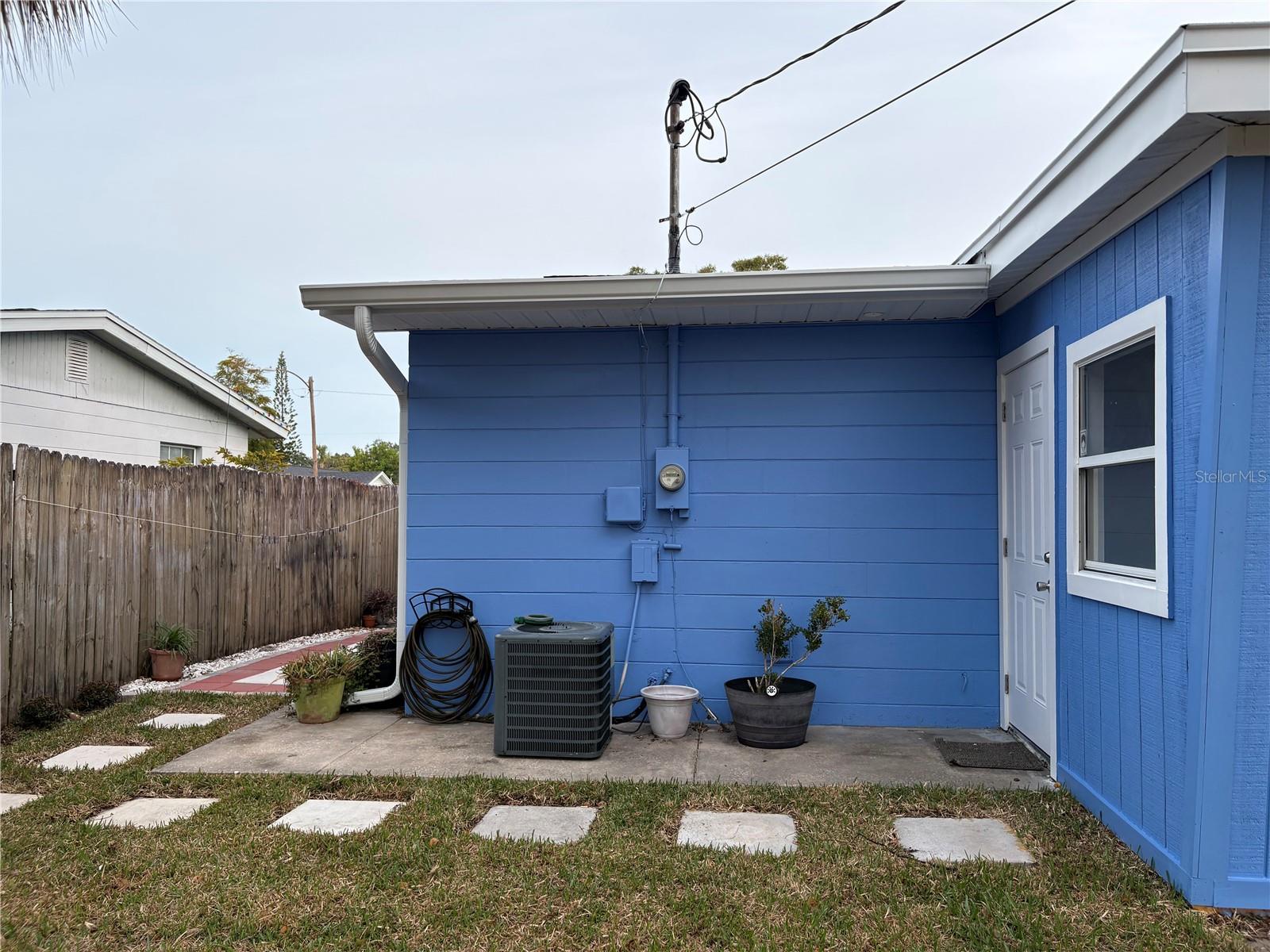 Image 23 of 39 For 704 72nd Avenue N