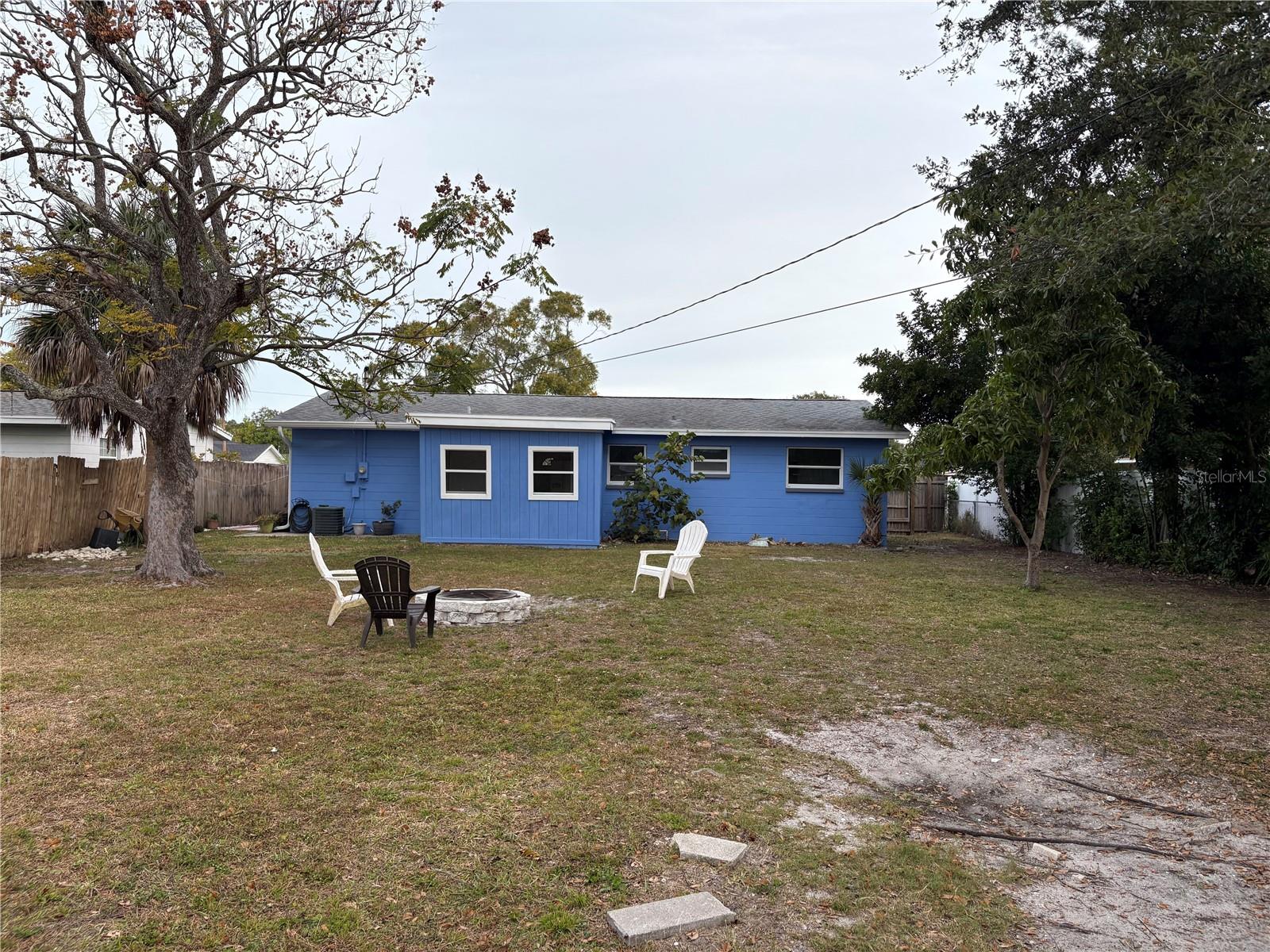 Image 28 of 39 For 704 72nd Avenue N