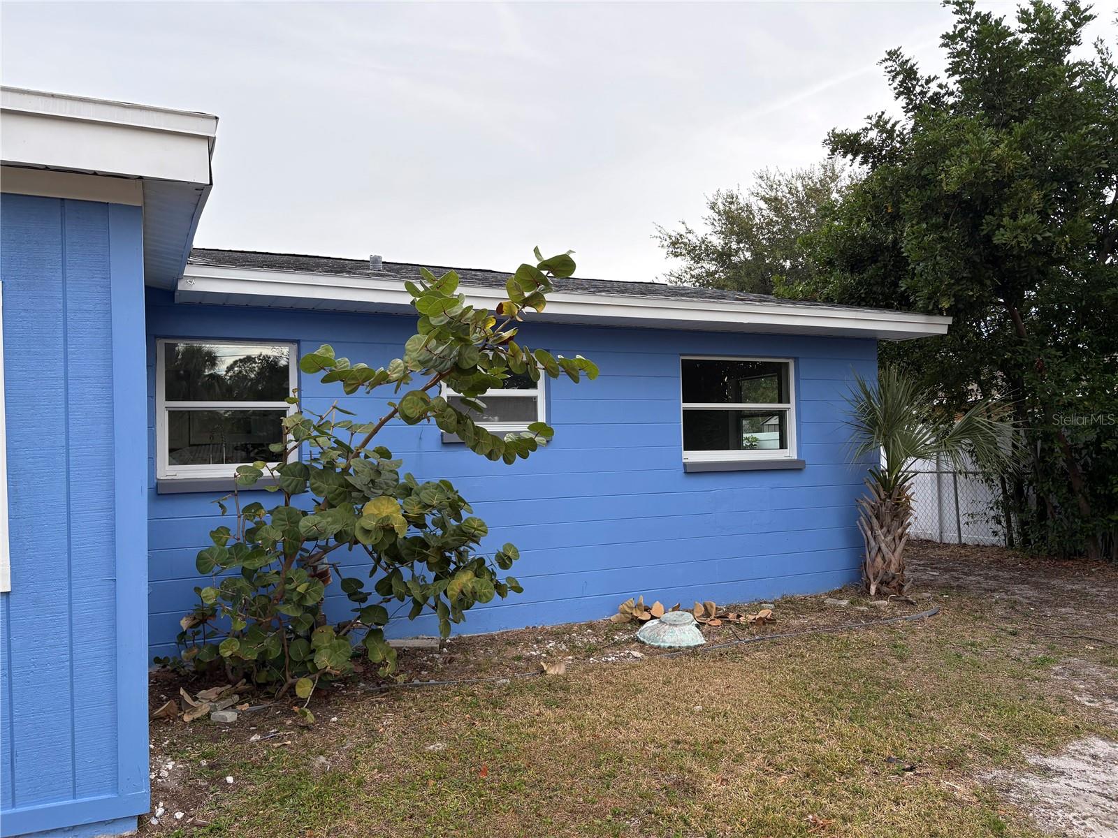 Image 29 of 39 For 704 72nd Avenue N