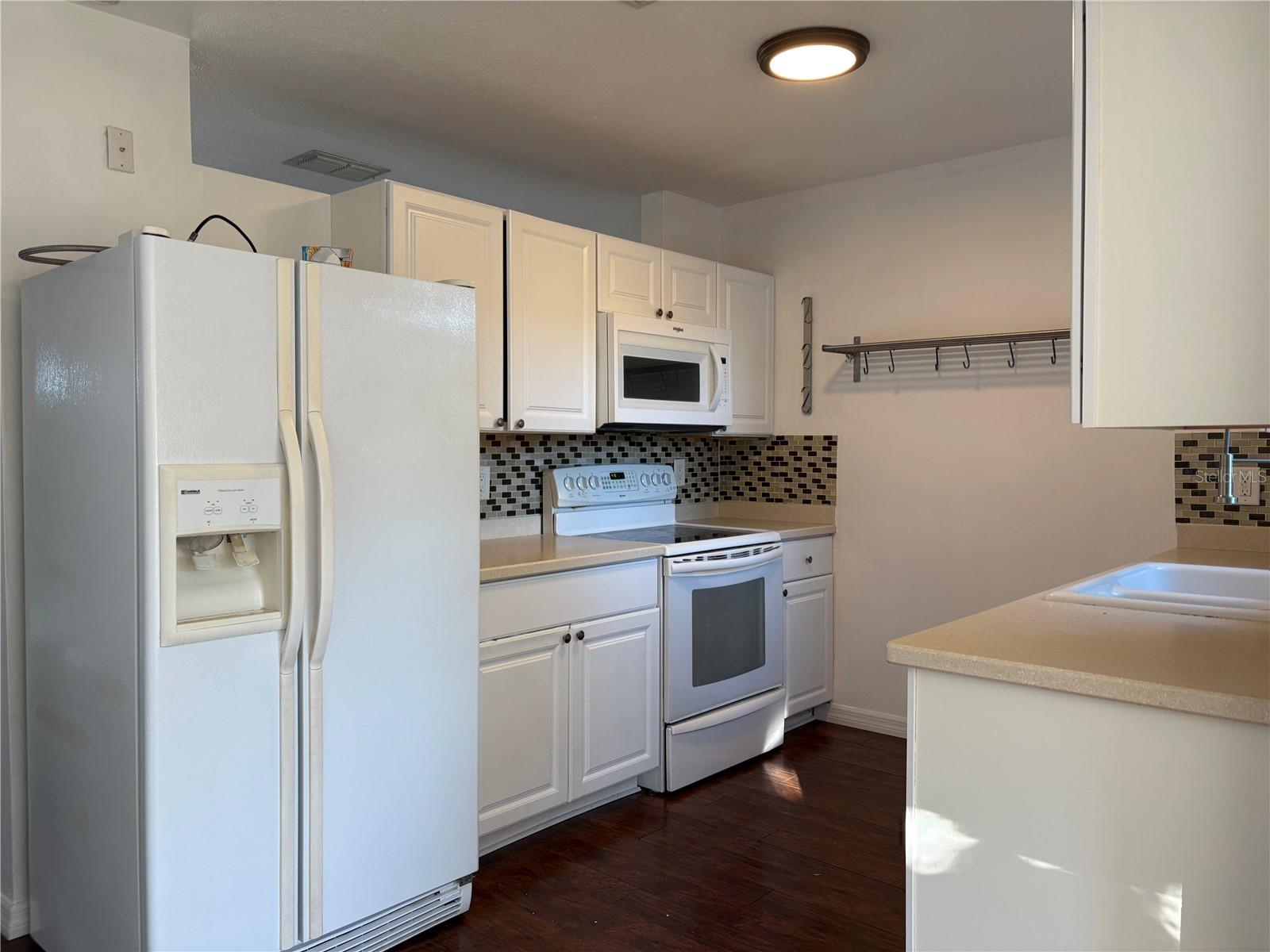 Image 9 of 39 For 704 72nd Avenue N