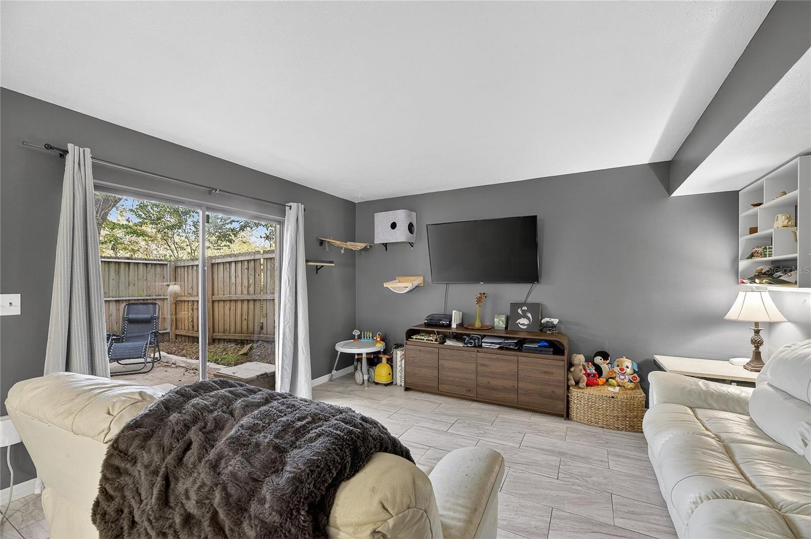 Image 12 of 32 For 5601 Ashley Oaks Drive 6