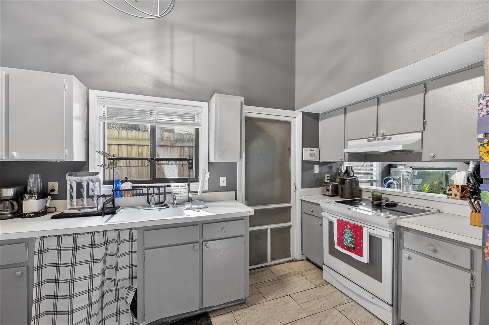 Image 4 of 32 For 5601 Ashley Oaks Drive 6