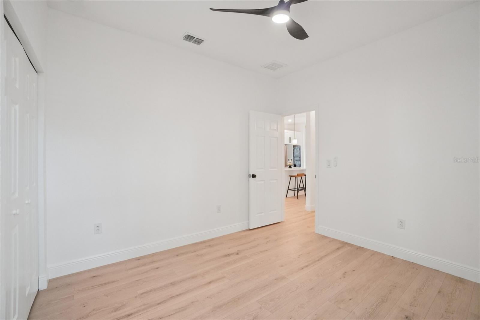 Image 19 of 34 For 1606 Maple Ave