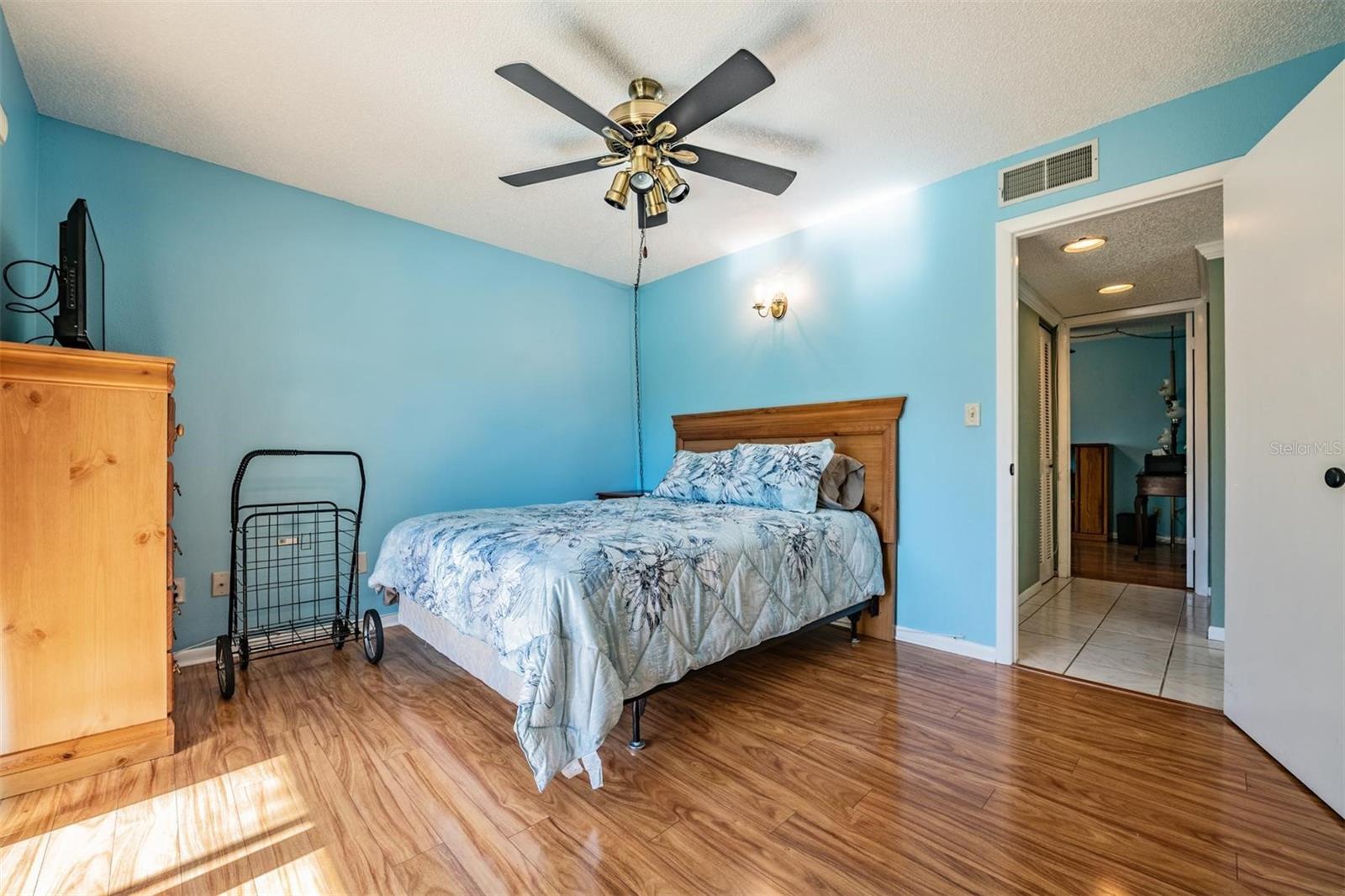 Image 22 of 49 For 13612 Village Drive 212