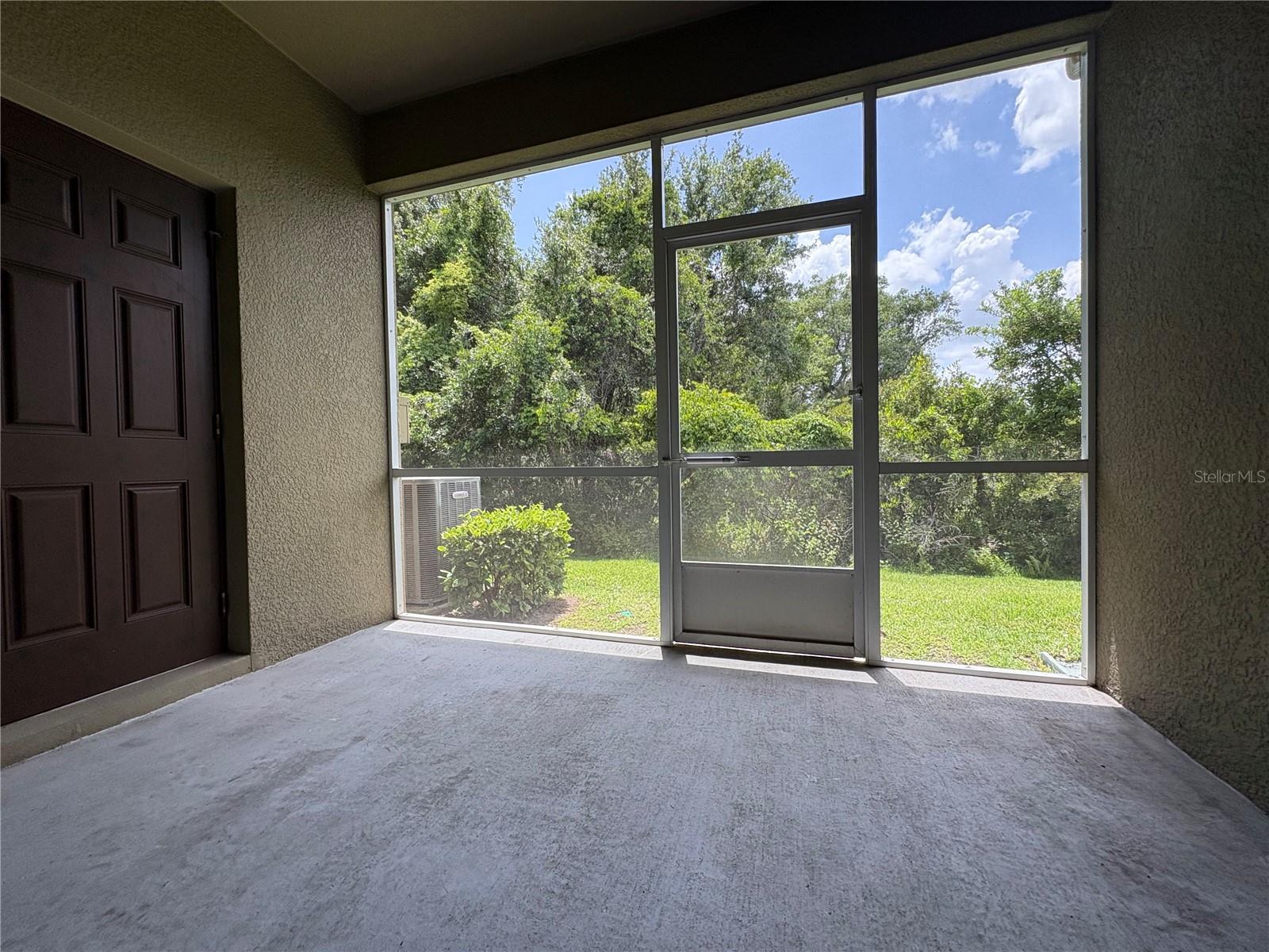 Image 6 of 10 For 2427 Willimette Drive