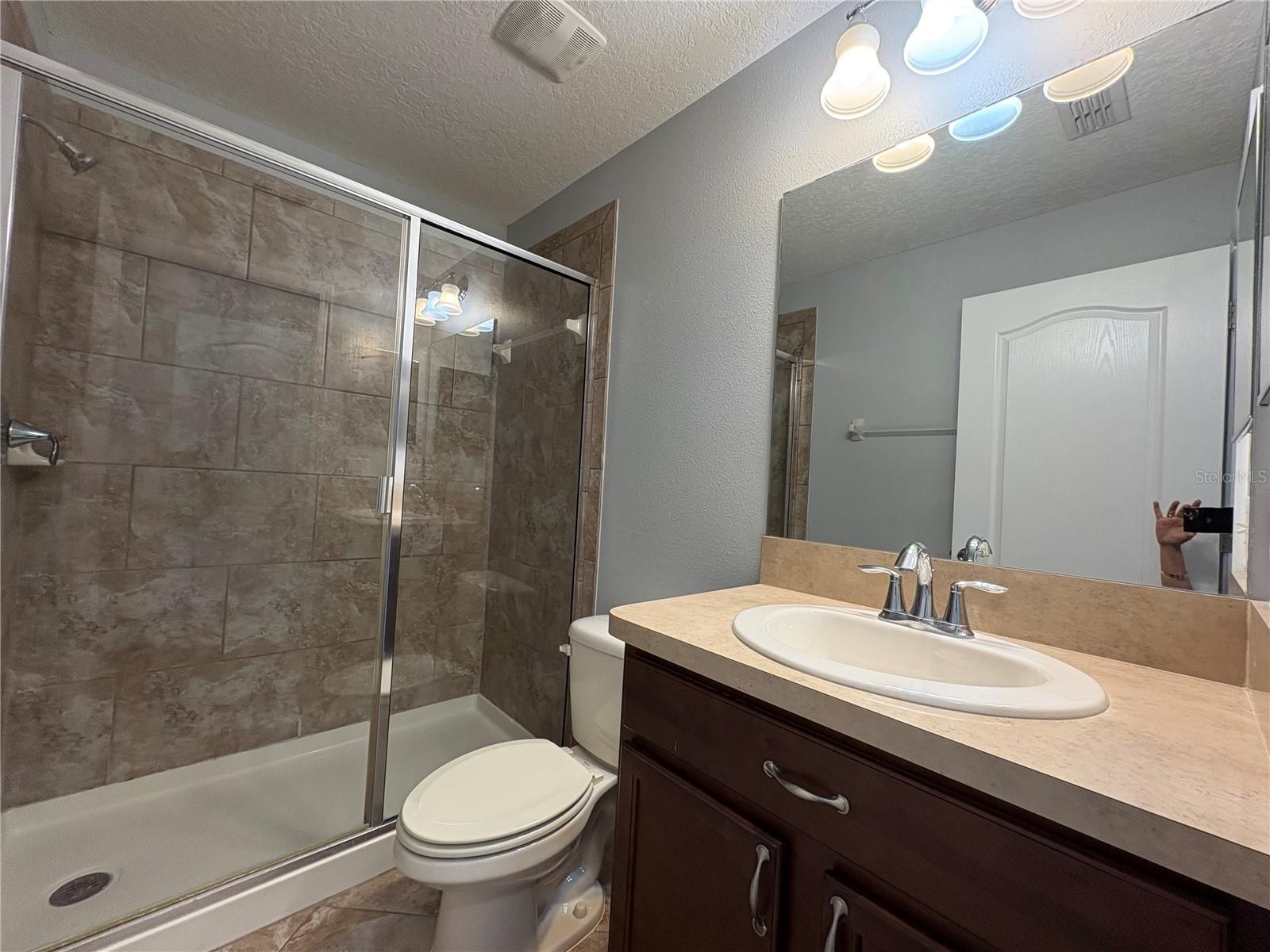 Image 8 of 10 For 2427 Willimette Drive