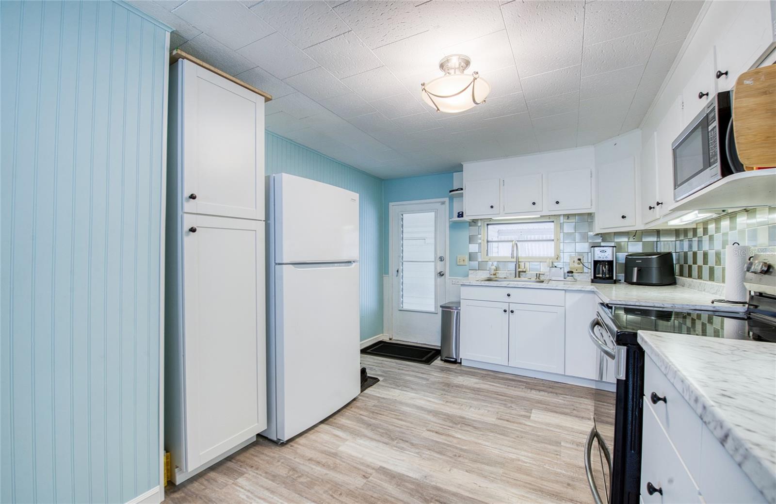 Image 12 of 39 For 18675 Us Highway 19 N 217