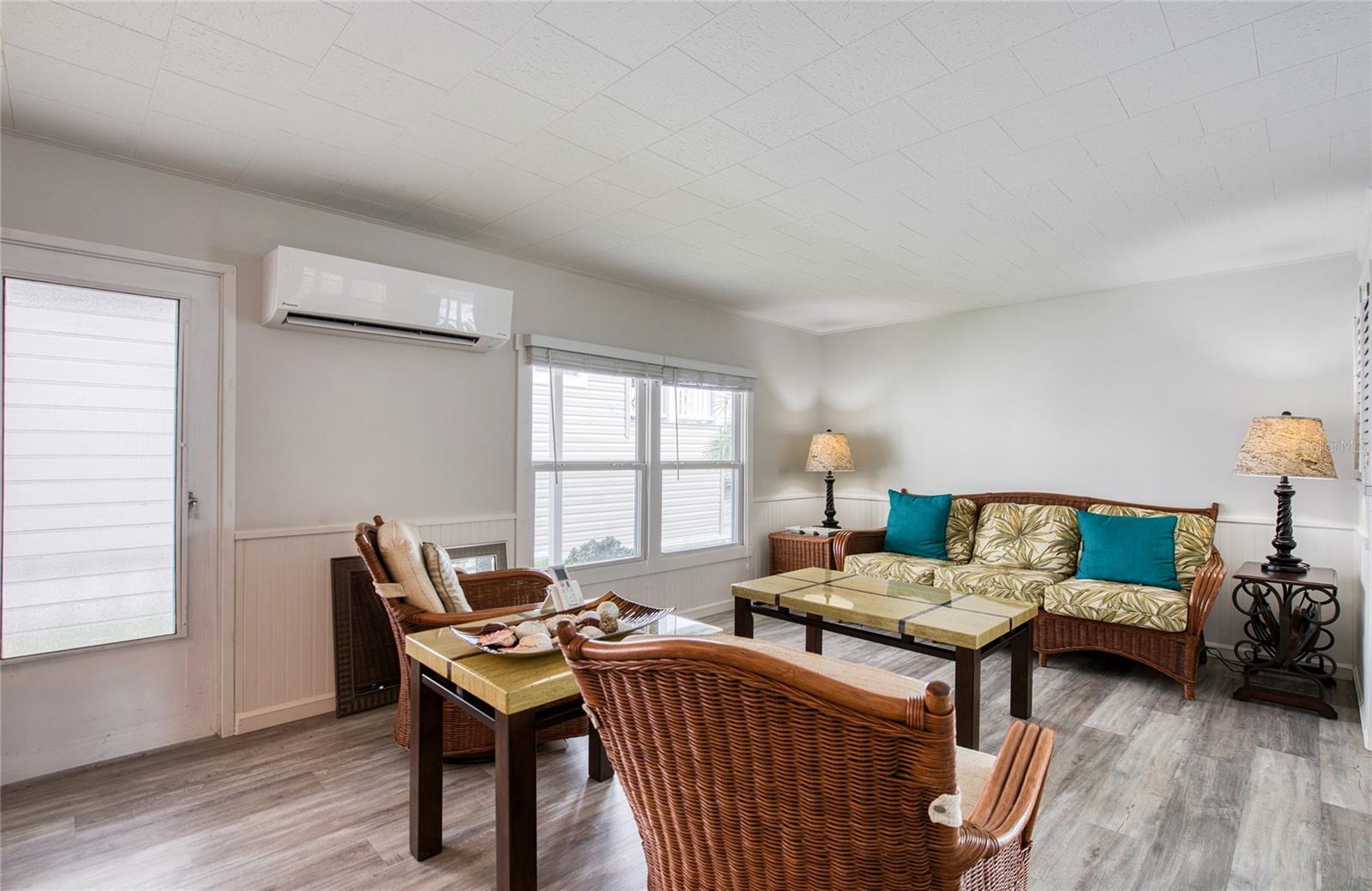 Image 15 of 39 For 18675 Us Highway 19 N 217