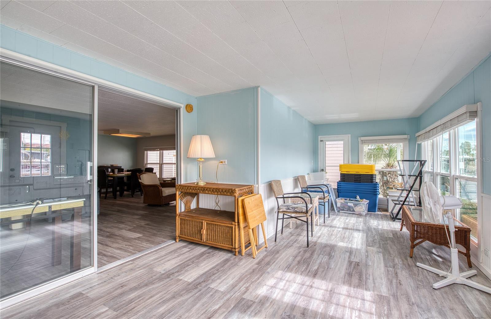 Image 21 of 39 For 18675 Us Highway 19 N 217