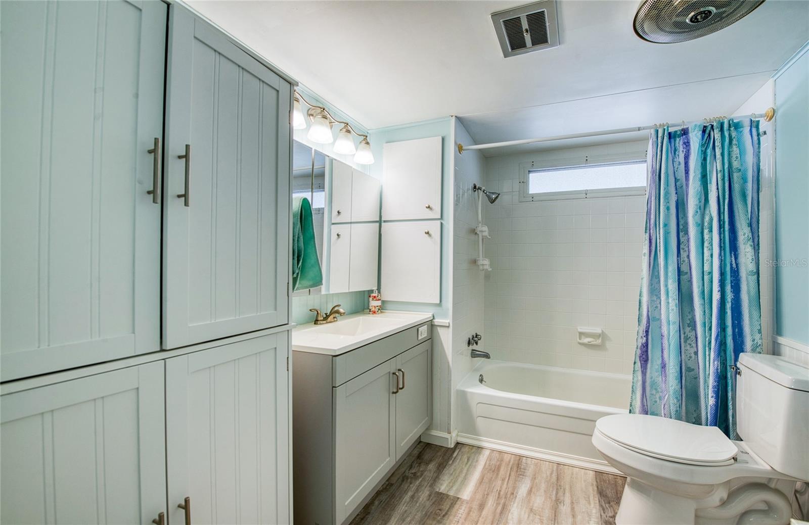 Image 29 of 39 For 18675 Us Highway 19 N 217