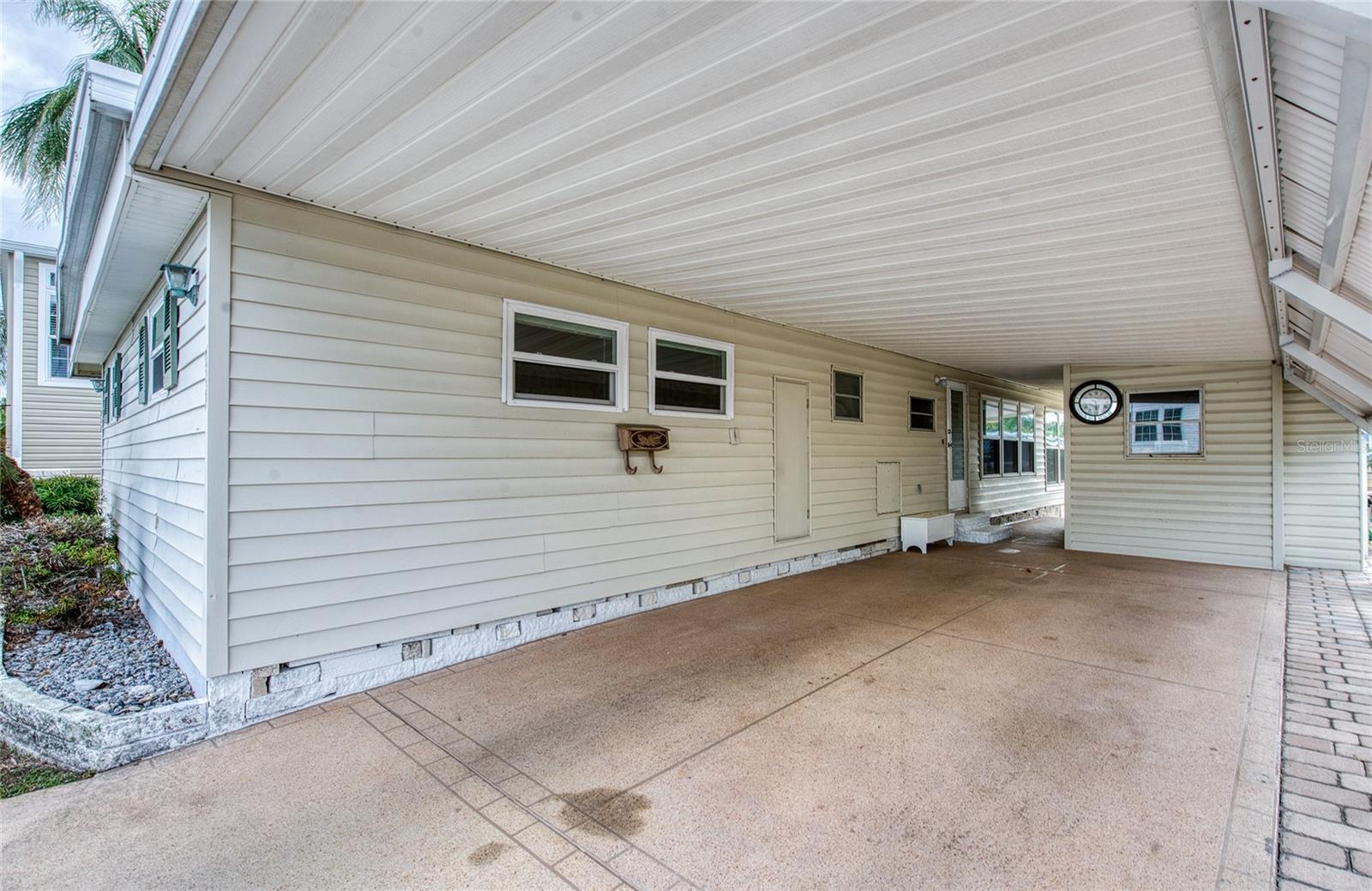 Image 7 of 39 For 18675 Us Highway 19 N 217