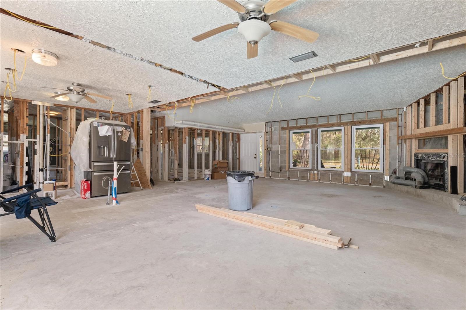 Image 22 of 29 For 4871 Mockingbird Drive