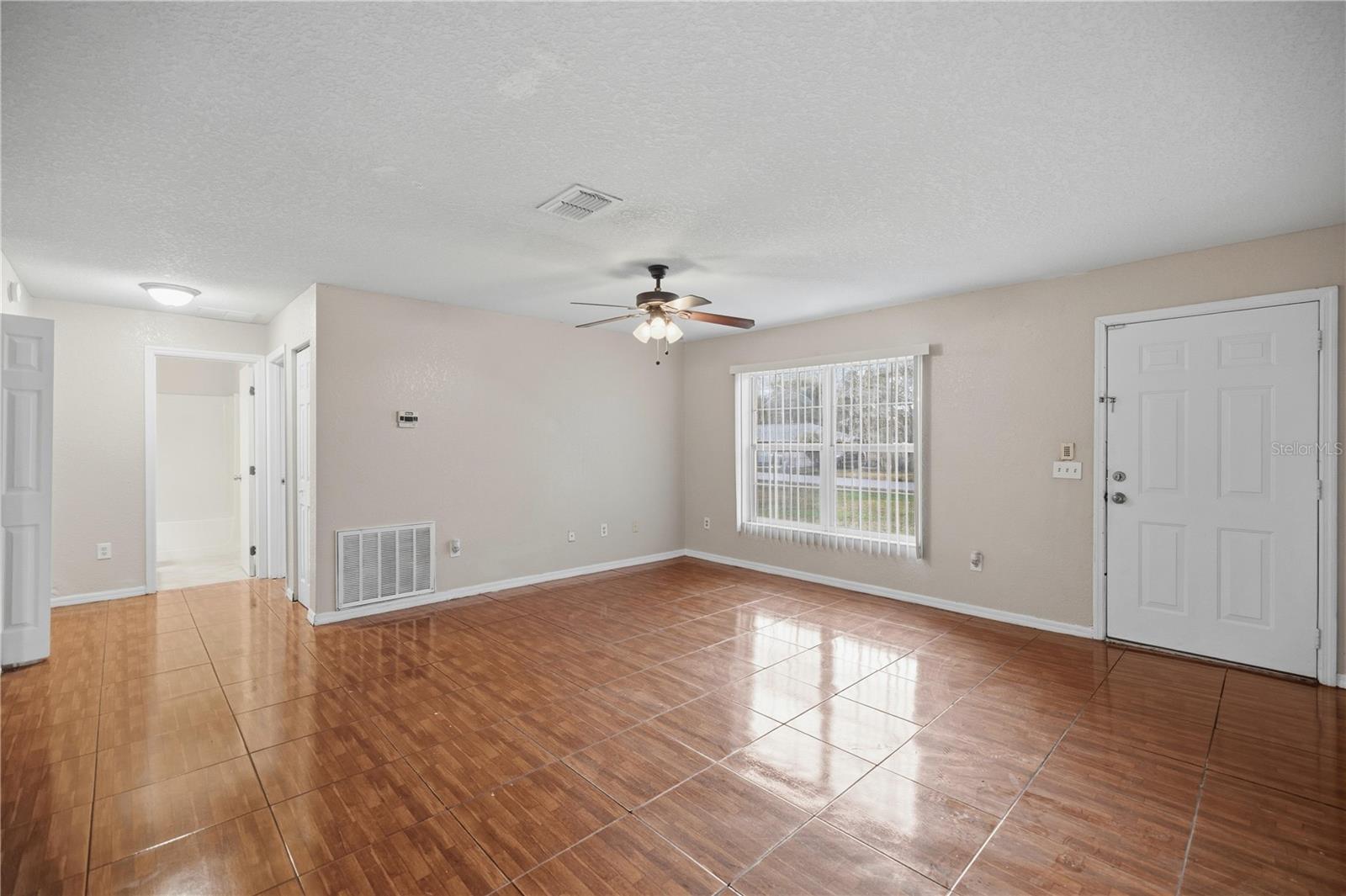 Image 11 of 32 For 14 Cedar Tree Terrace