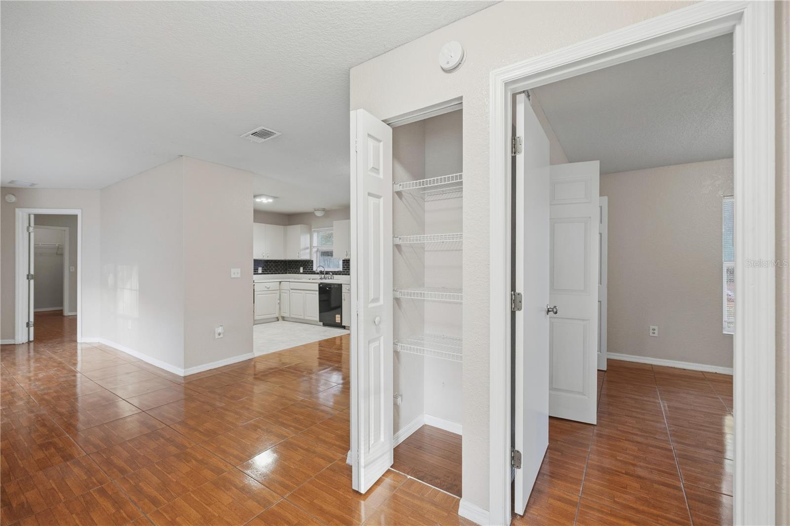 Image 21 of 32 For 14 Cedar Tree Terrace