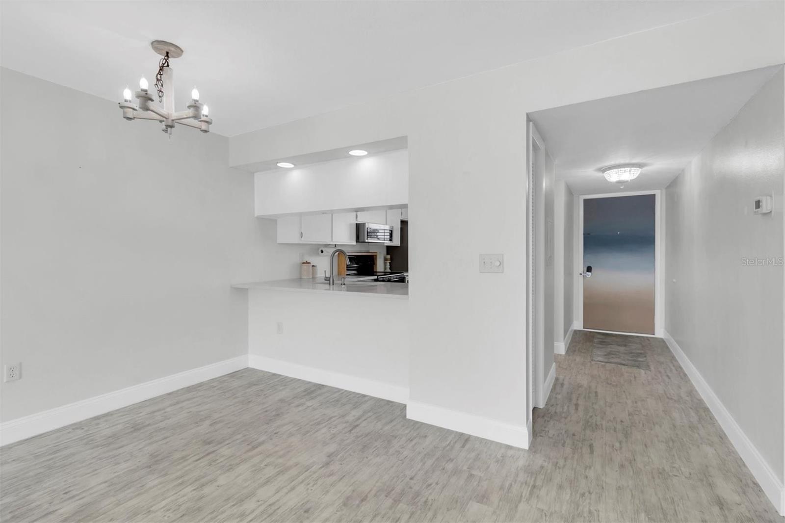 Image 10 of 35 For 108 Lakeview Place 108