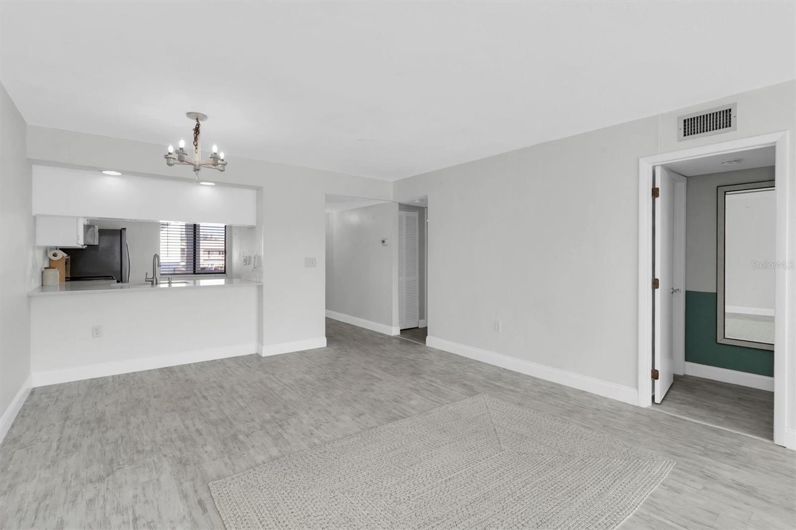 Image 14 of 35 For 108 Lakeview Place 108