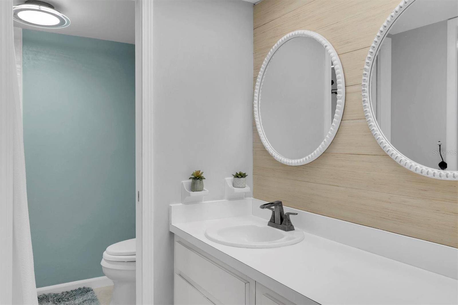 Image 19 of 35 For 108 Lakeview Place 108