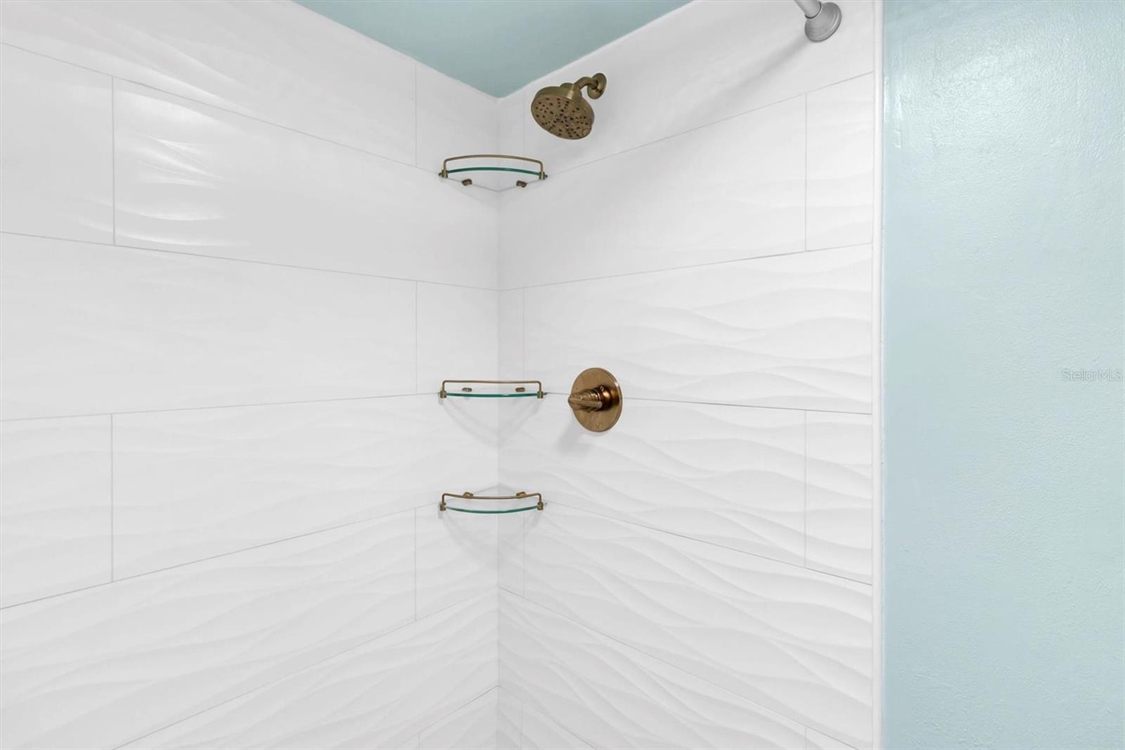 Image 21 of 35 For 108 Lakeview Place 108