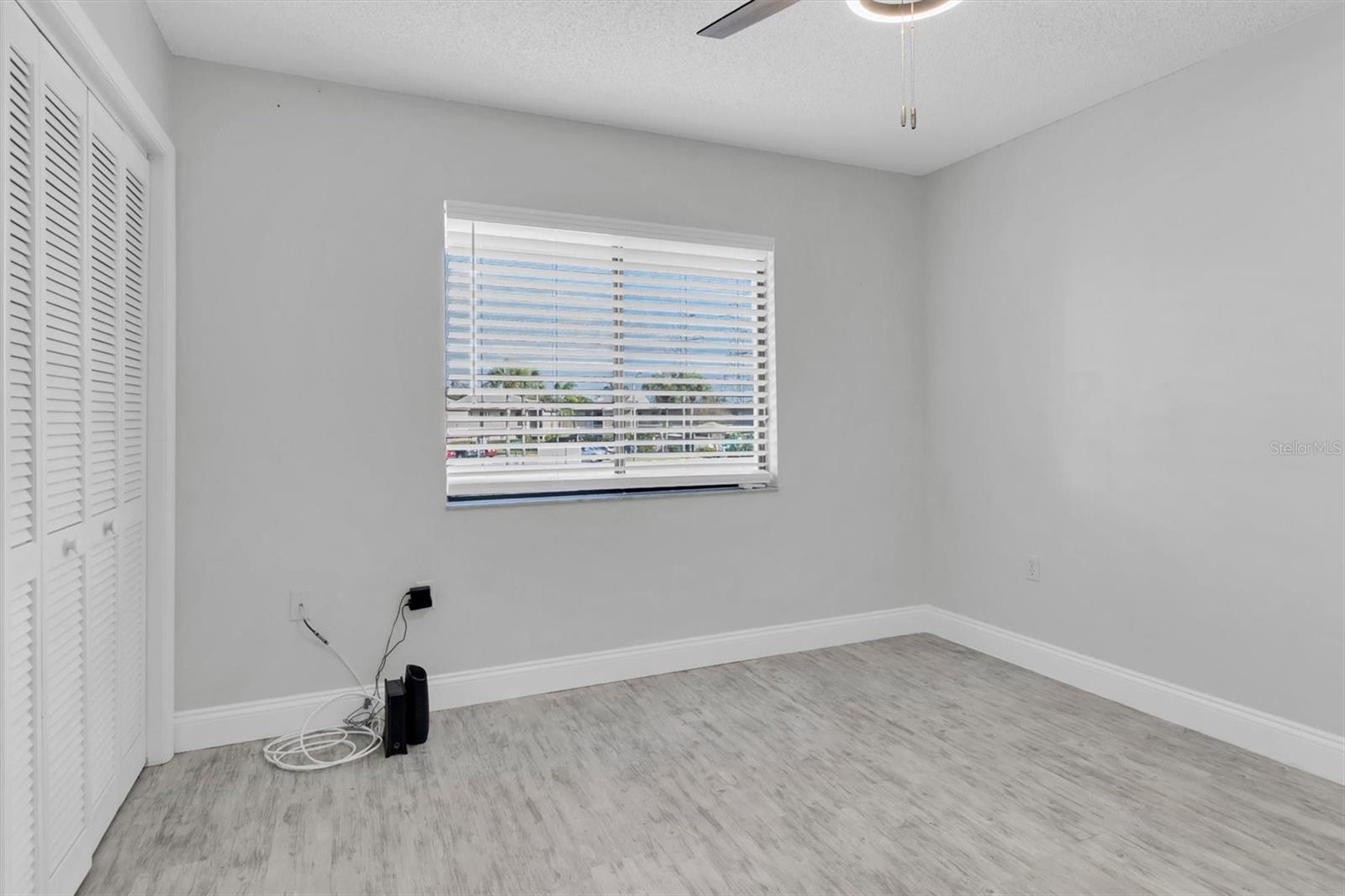 Image 22 of 35 For 108 Lakeview Place 108