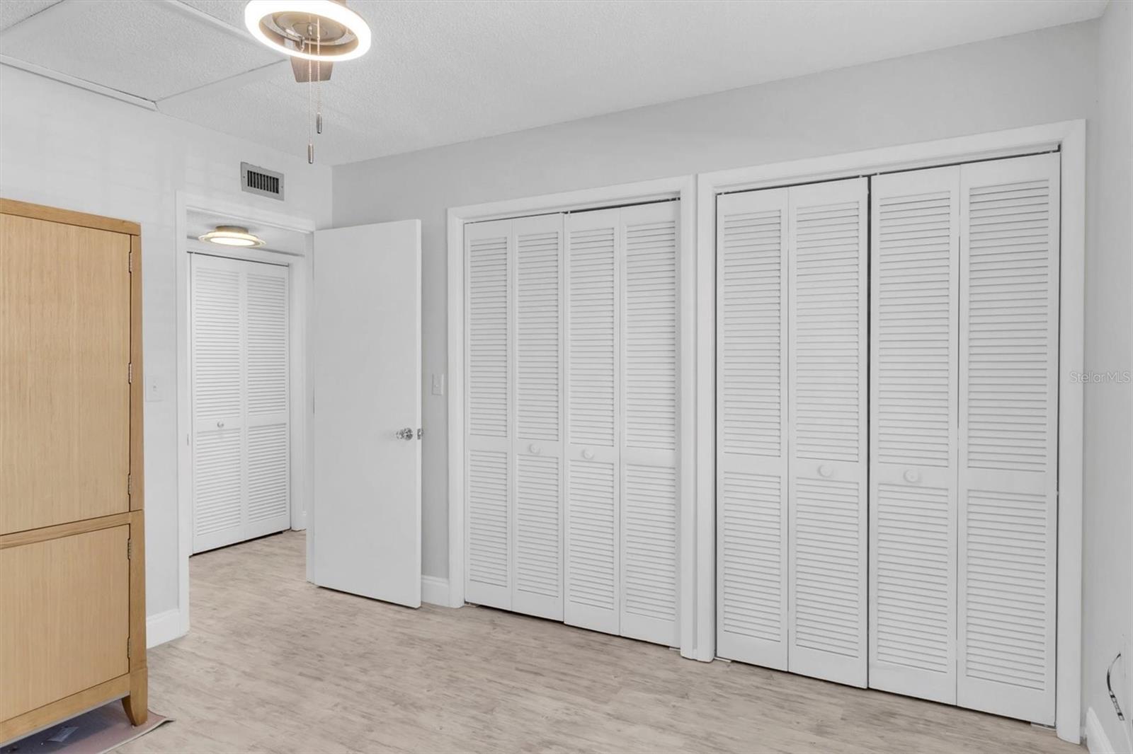 Image 23 of 35 For 108 Lakeview Place 108