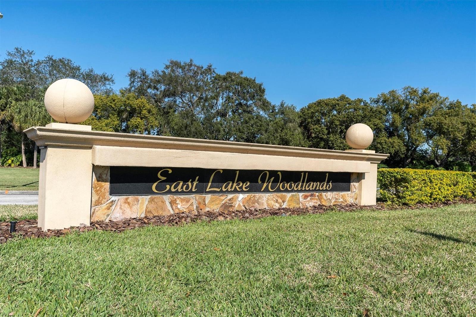 Image 4 of 35 For 108 Lakeview Place 108