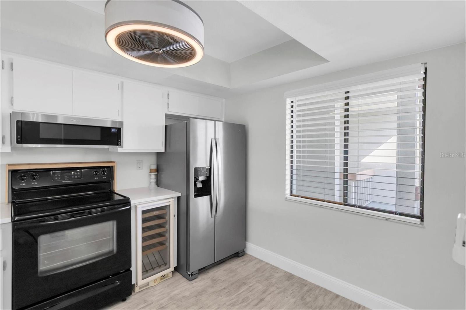 Image 8 of 35 For 108 Lakeview Place 108