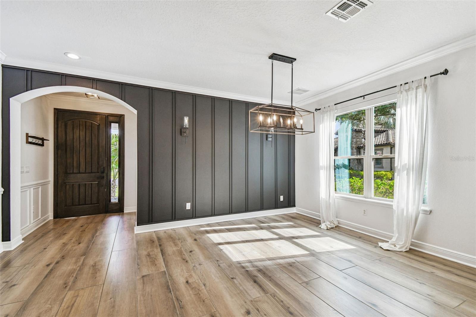 Image 12 of 66 For 372 Coco Plum Court