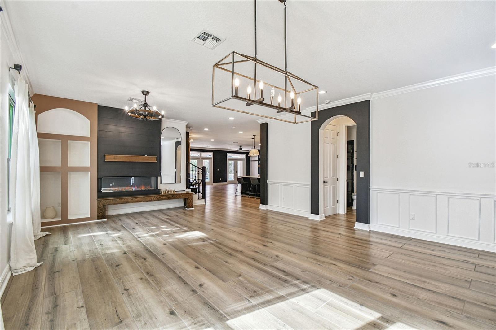 Image 15 of 66 For 372 Coco Plum Court