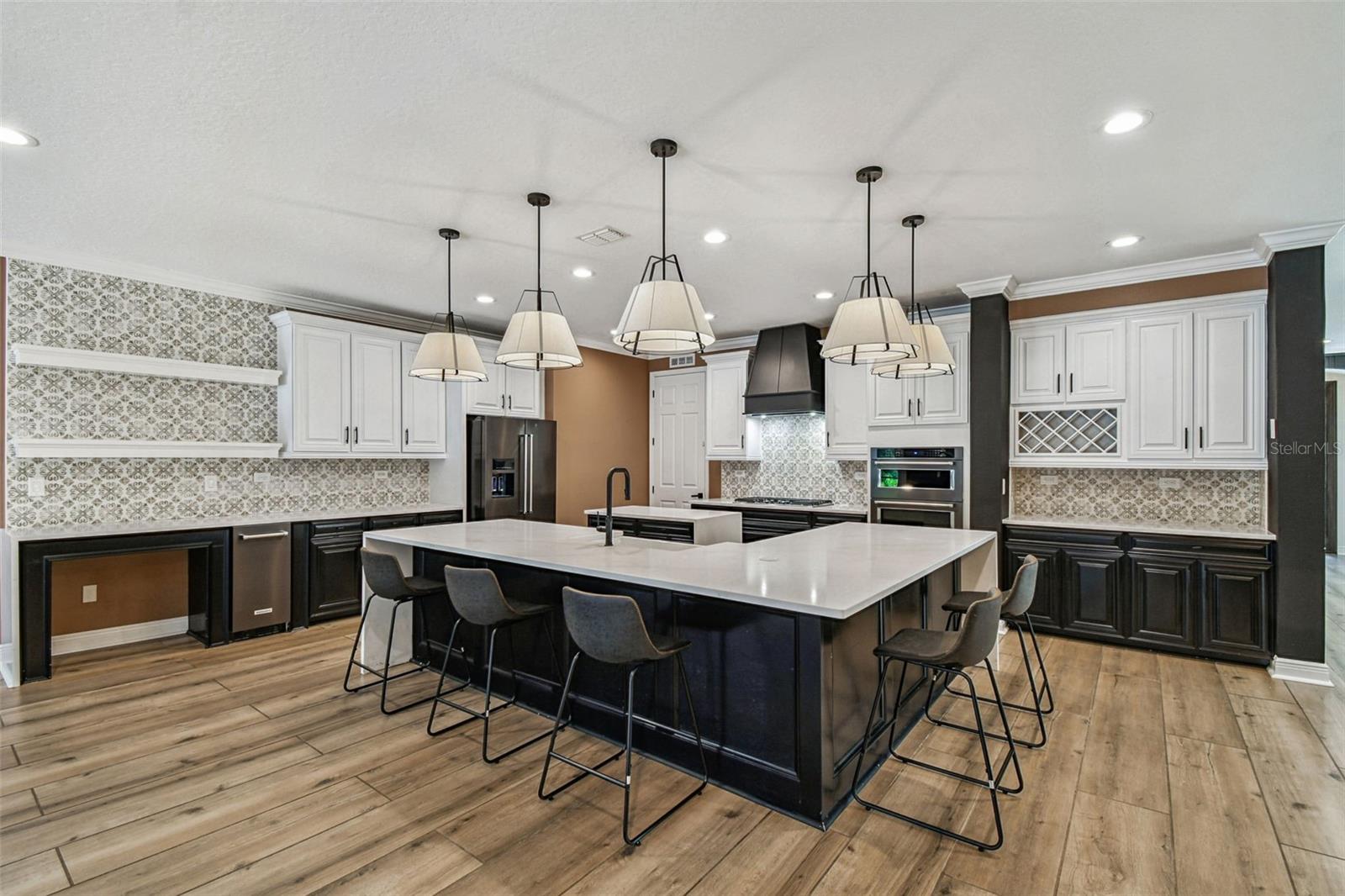 Image 17 of 66 For 372 Coco Plum Court