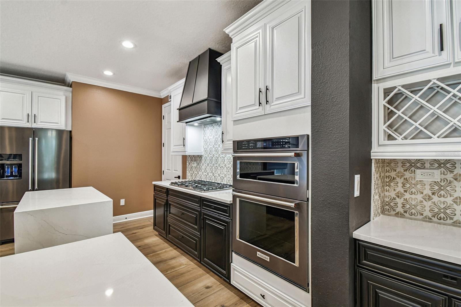 Image 19 of 66 For 372 Coco Plum Court