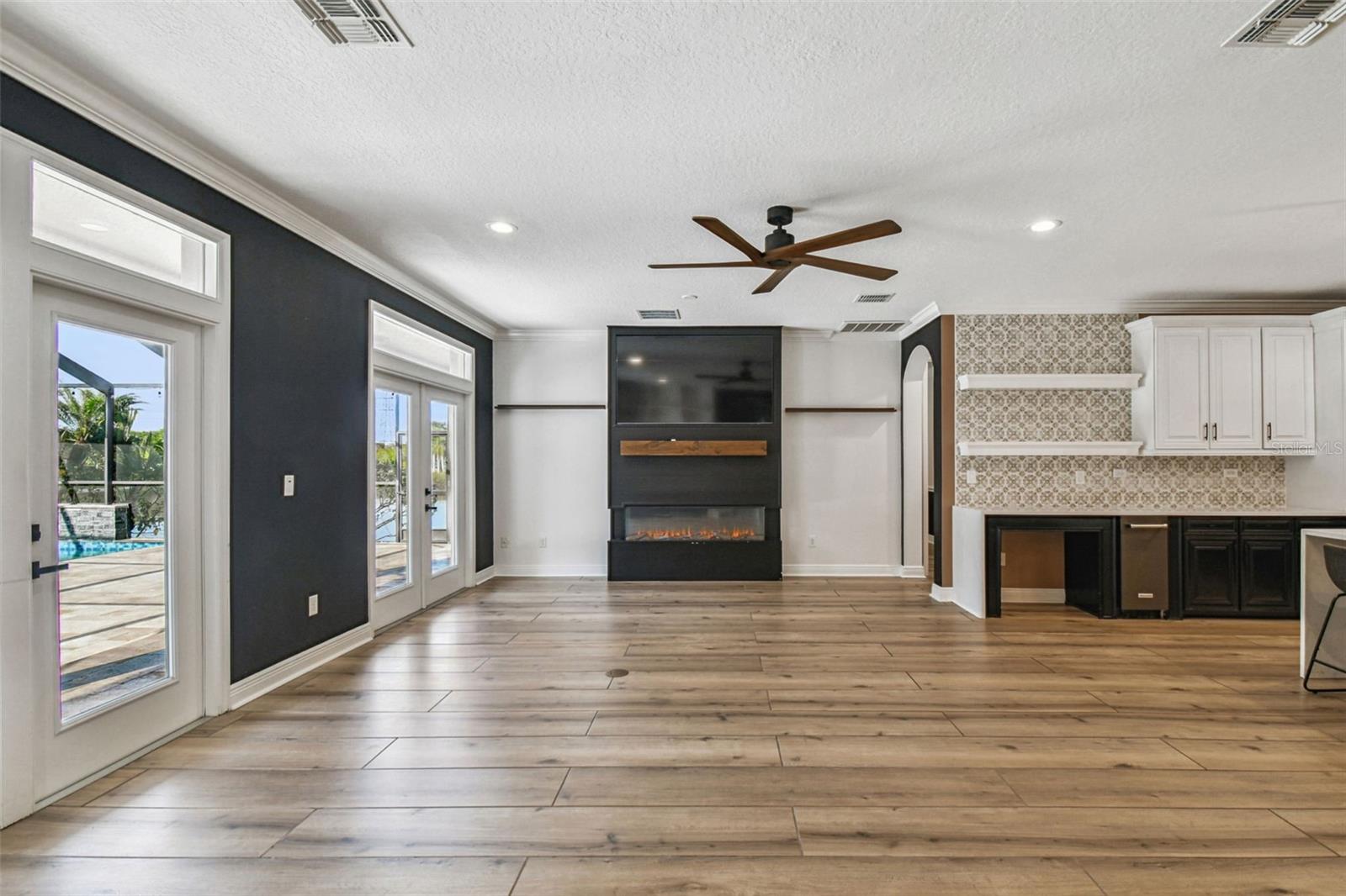 Image 23 of 66 For 372 Coco Plum Court