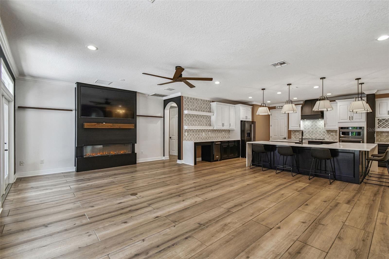 Image 25 of 66 For 372 Coco Plum Court