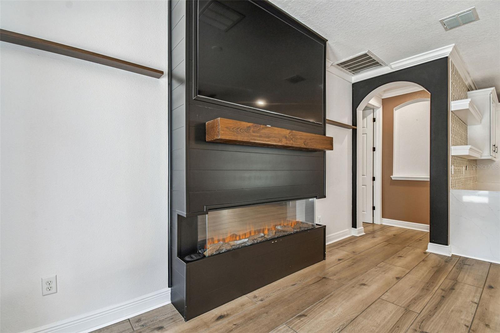 Image 26 of 66 For 372 Coco Plum Court