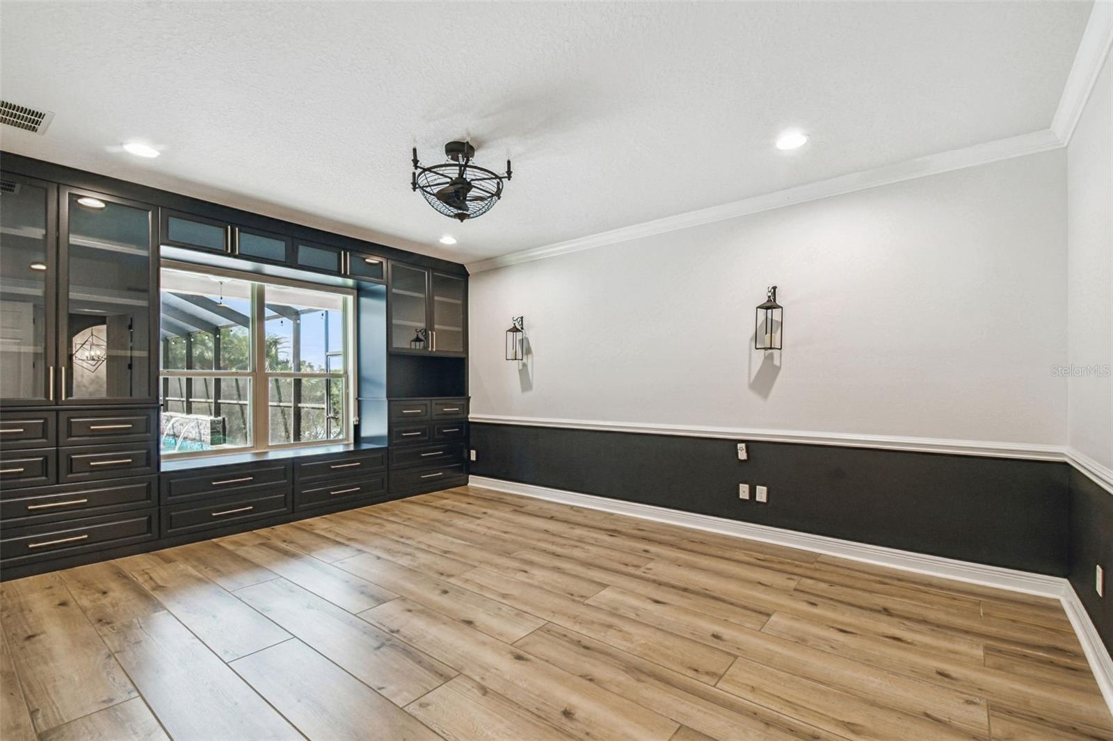 Image 27 of 66 For 372 Coco Plum Court