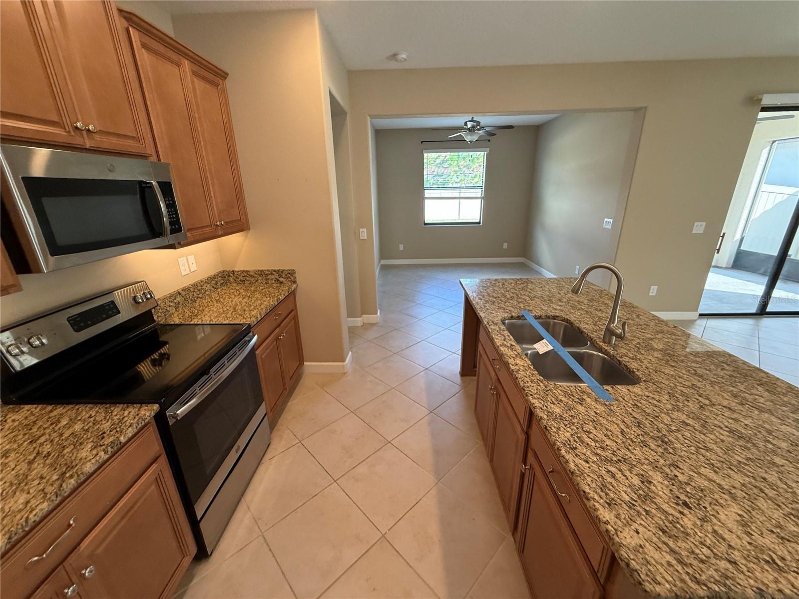 Image 4 of 13 For 16852 Scuba Crest Street