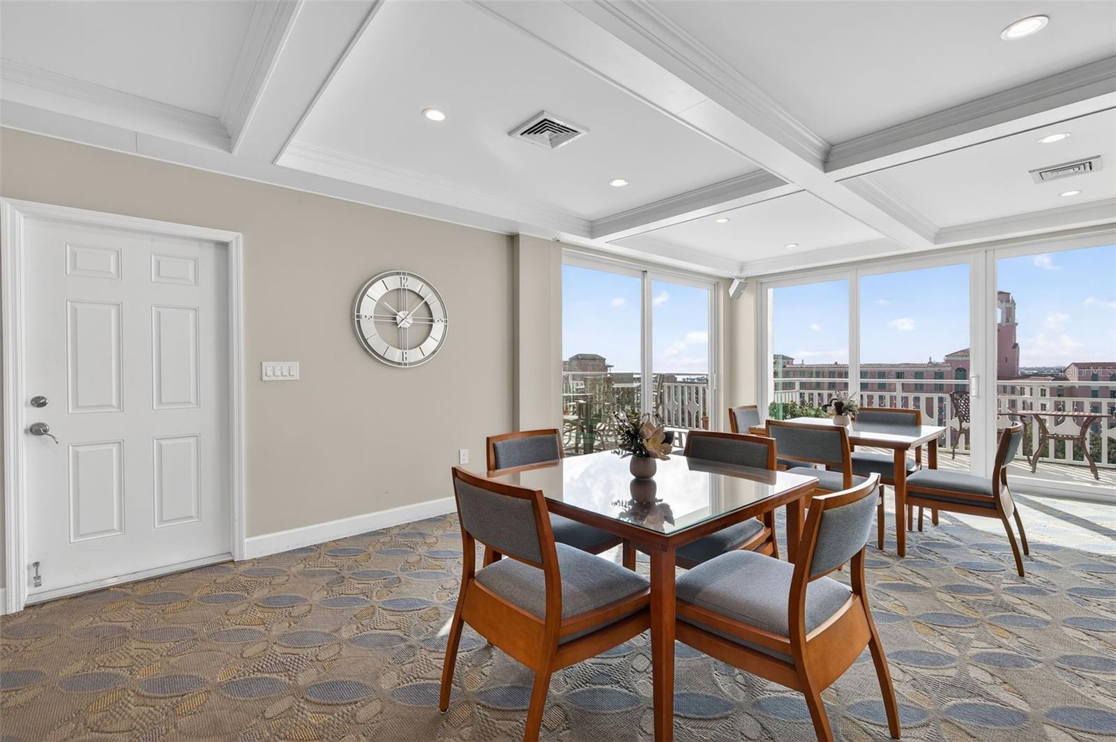 Image 23 of 34 For 700 Beach Drive Ne 406