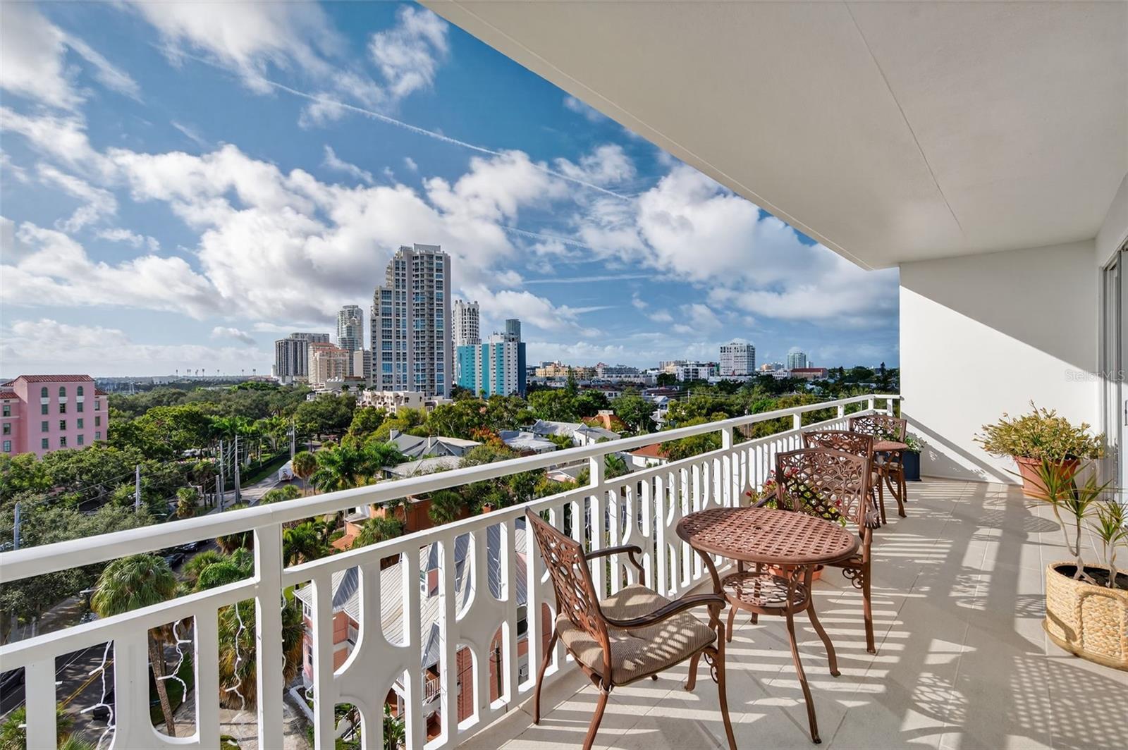 Image 24 of 34 For 700 Beach Drive Ne 406