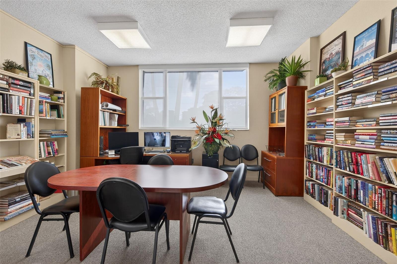 Image 29 of 34 For 700 Beach Drive Ne 406