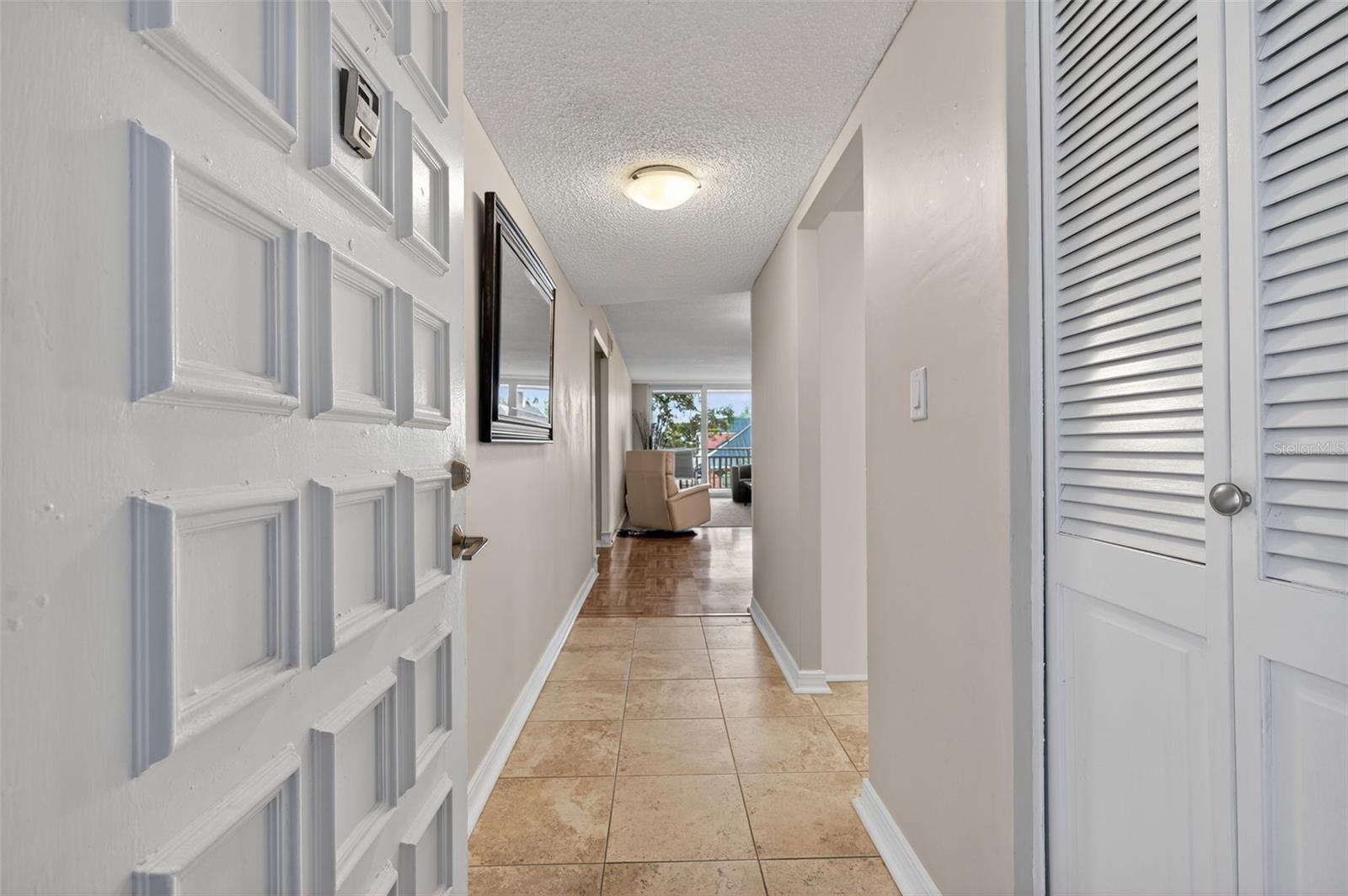 Image 7 of 34 For 700 Beach Drive Ne 406