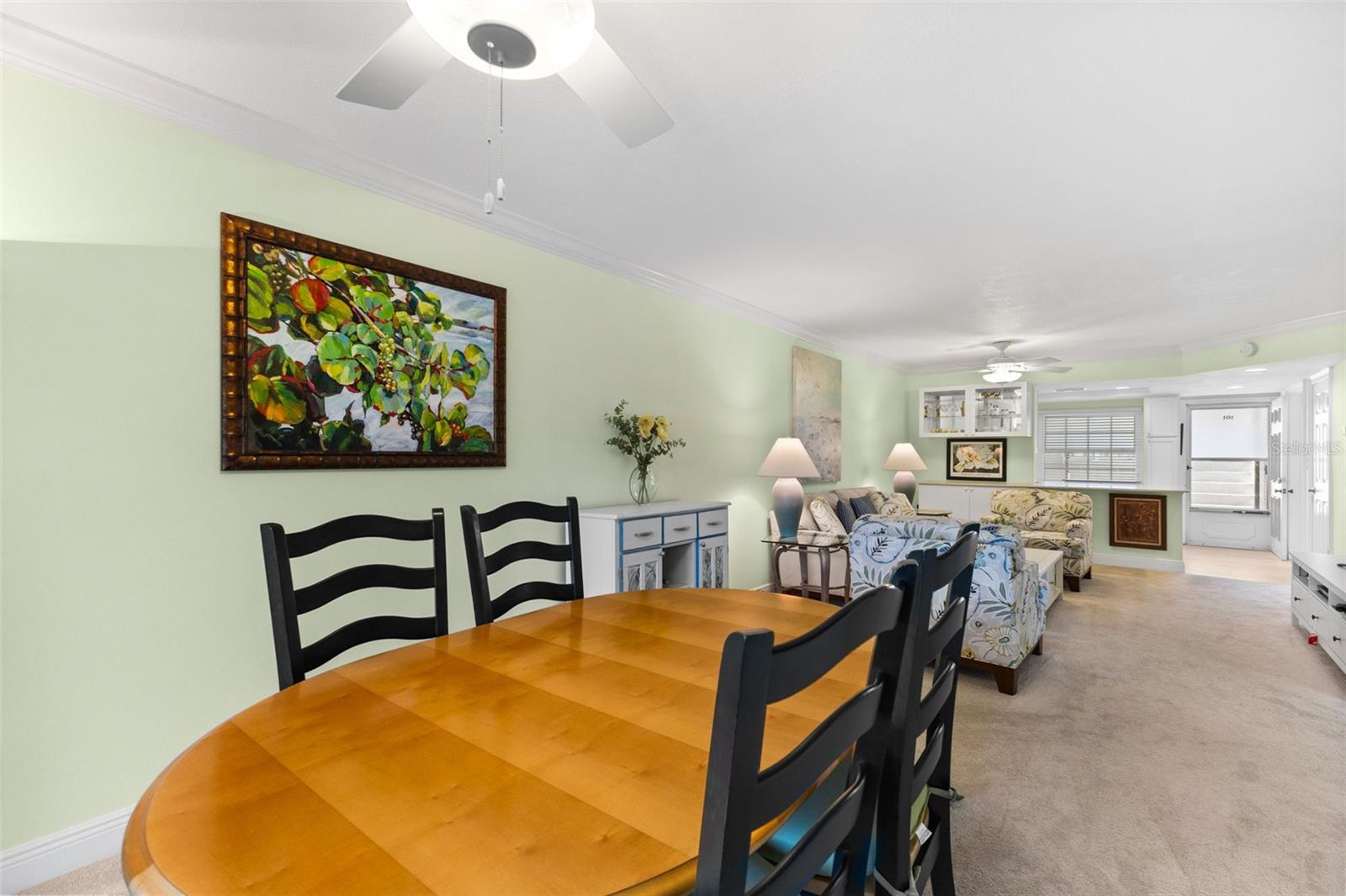 Image 10 of 31 For 948 Virginia Street 101