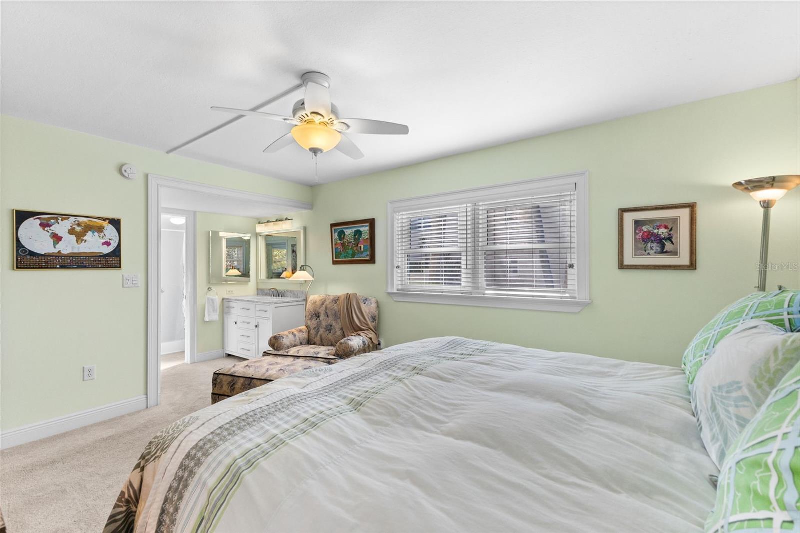 Image 17 of 31 For 948 Virginia Street 101