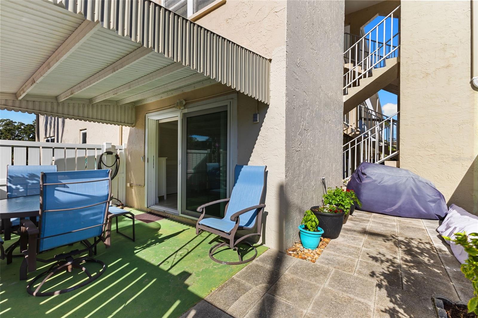 Image 24 of 31 For 948 Virginia Street 101