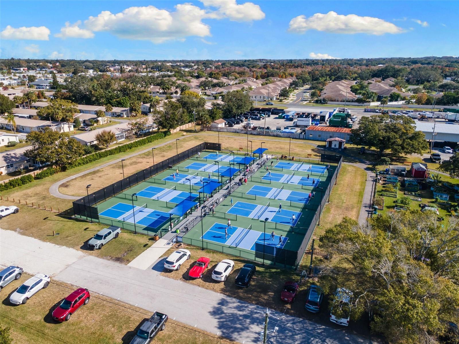 Image 27 of 31 For 948 Virginia Street 101