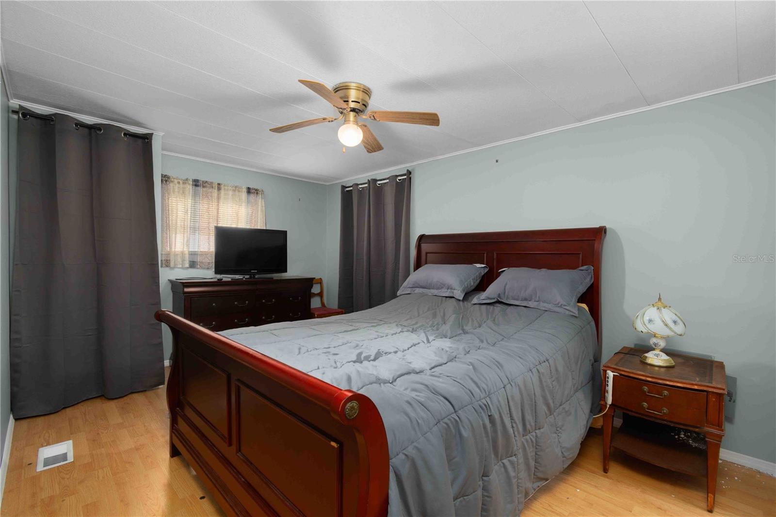 Image 17 of 35 For 10399 67th Avenue 4