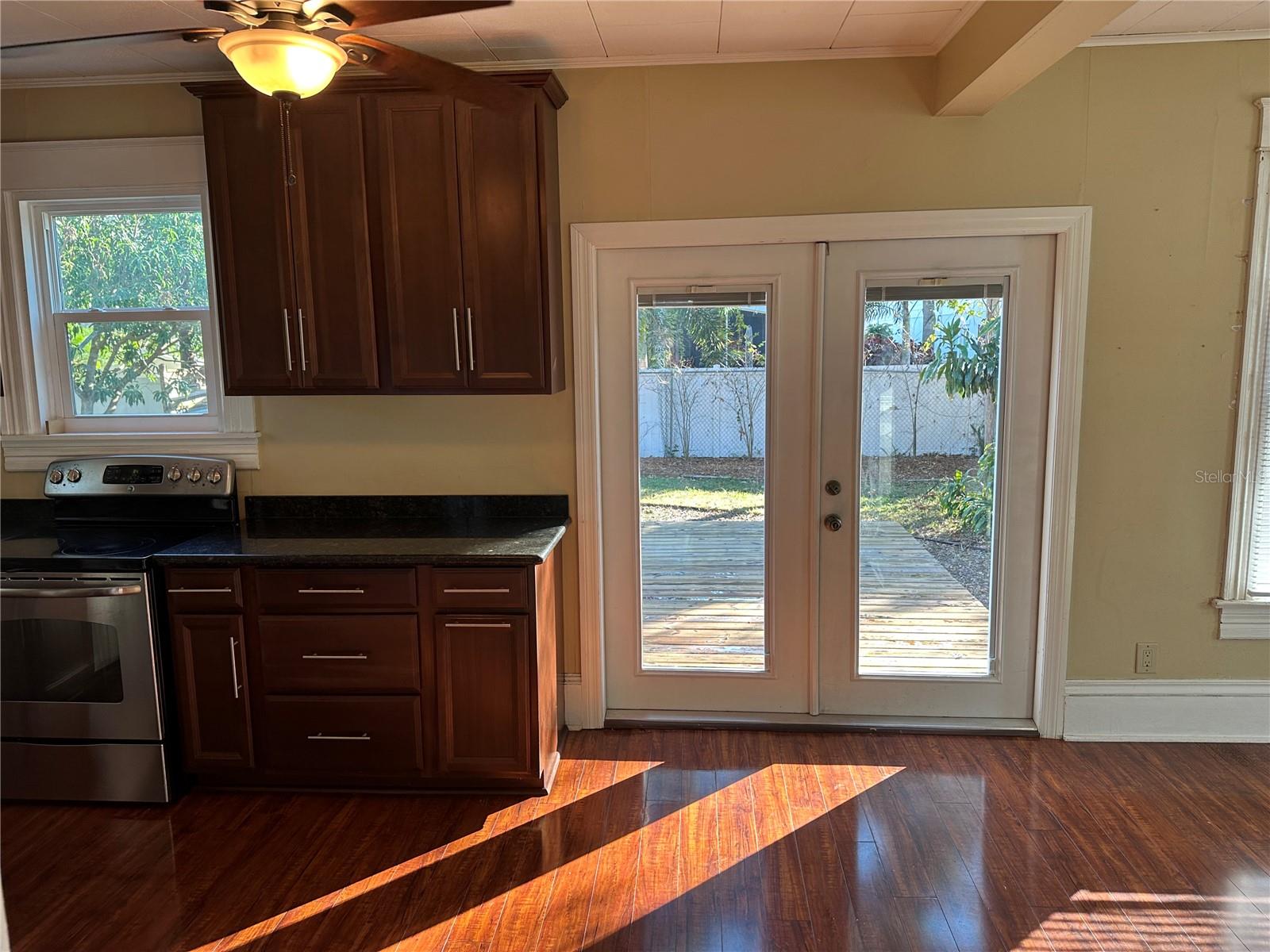 Image 12 of 20 For 3006 Bay Villa Avenue