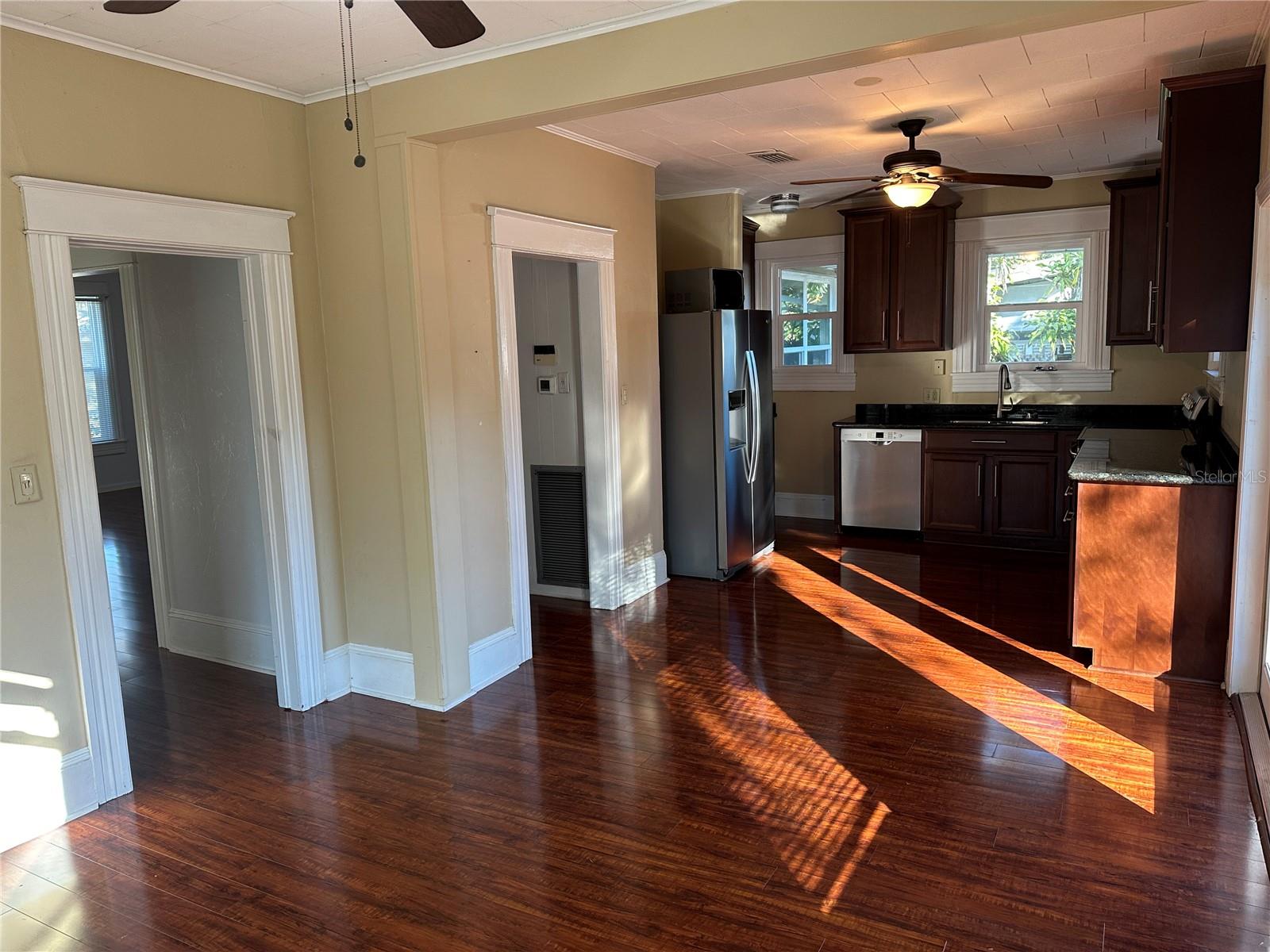 Image 14 of 20 For 3006 Bay Villa Avenue